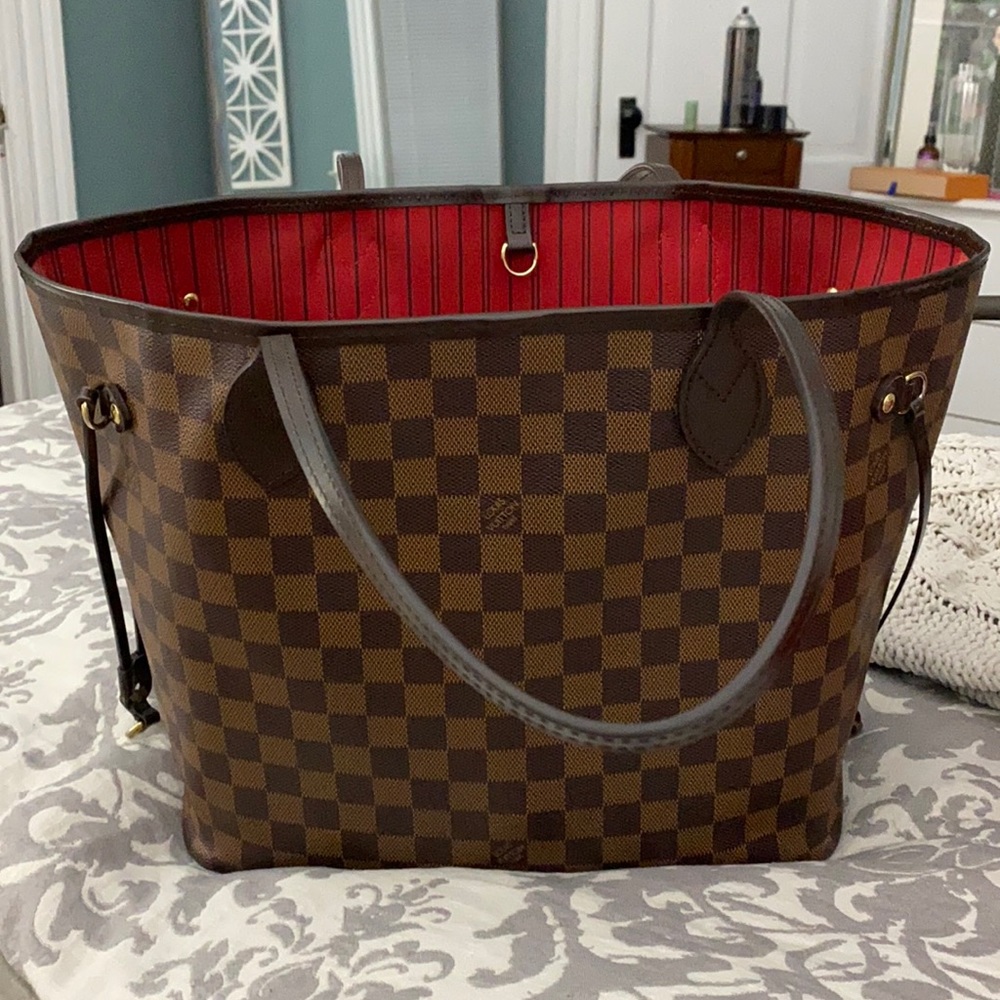 100% Authentic Louis Vuitton Never Full NM MM